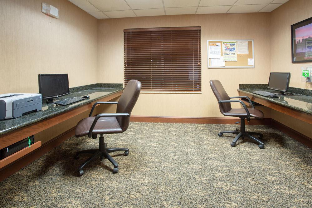 Express&suites Pueblo, An Ihg Hotel 3*