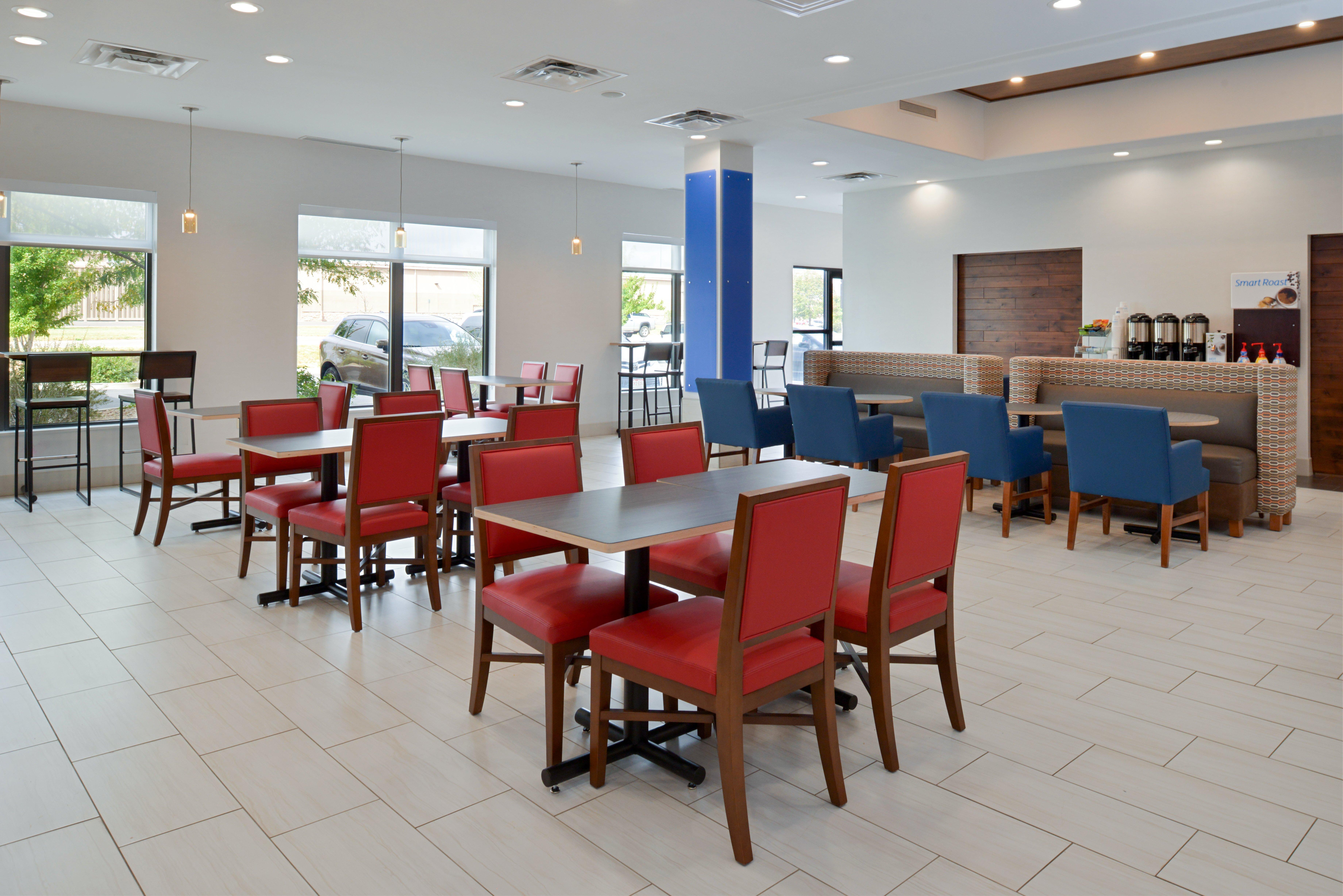 Hotel Express&suites Pueblo, An Ihg 3*