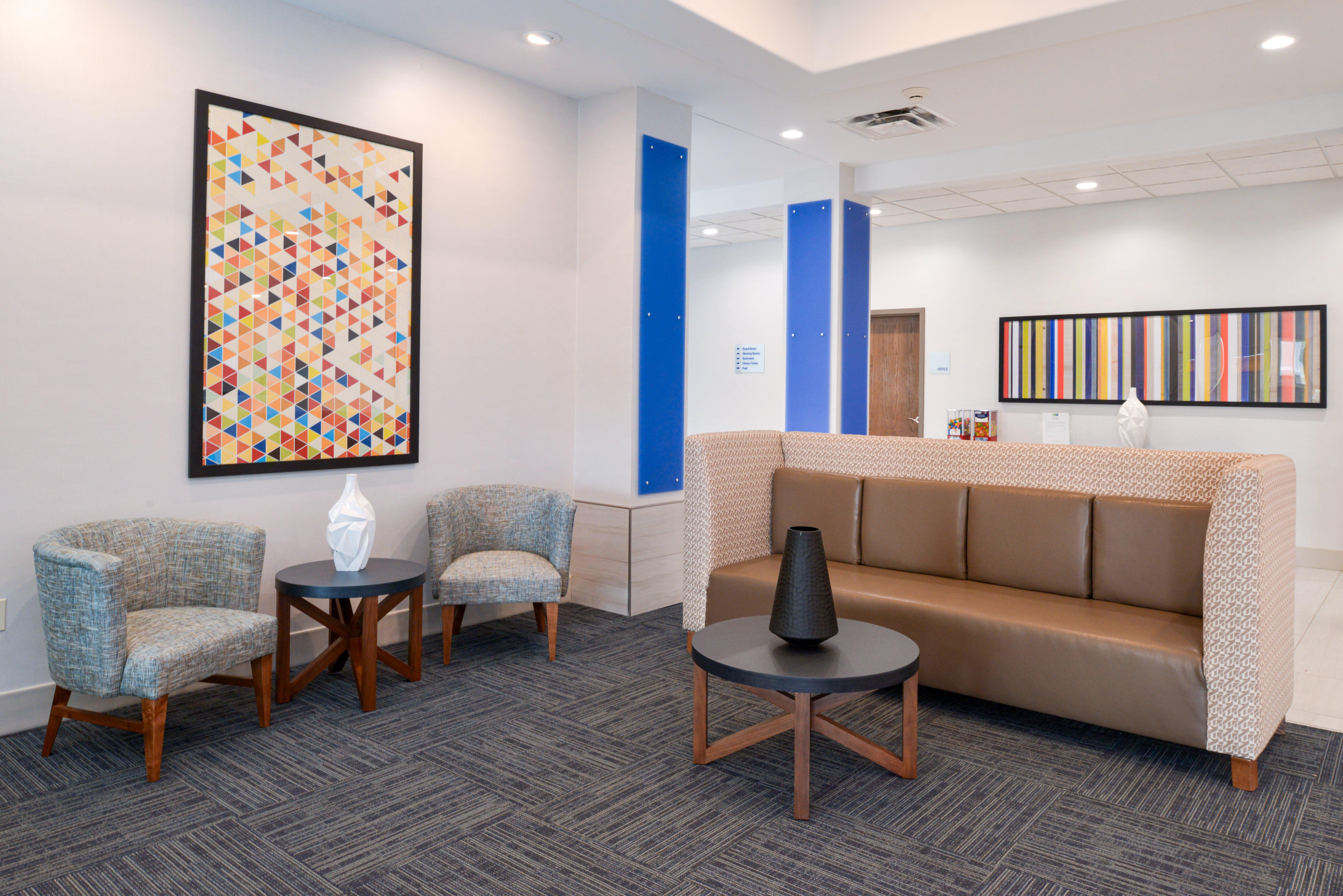 Hotel Express&suites Pueblo, An Ihg