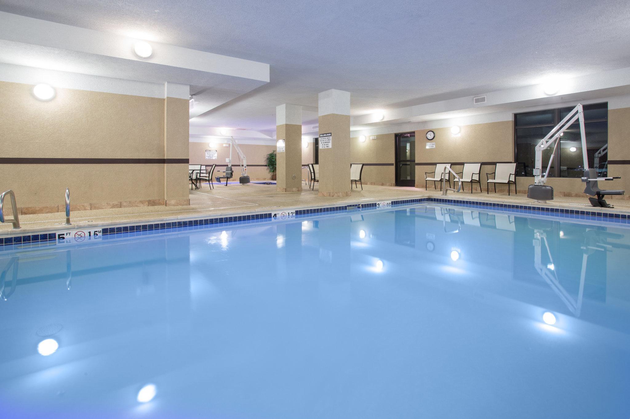 Express&suites Pueblo, An Ihg Hotel 3*