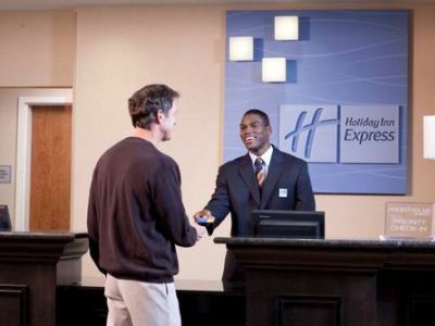 Hotel Express&suites Pueblo, An Ihg 3*