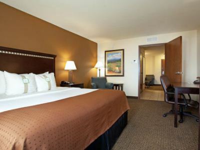 Express&suites Pueblo, An Ihg Hotel