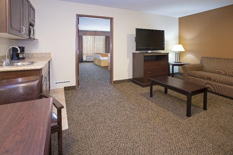 Hotel Express&suites Pueblo, An Ihg